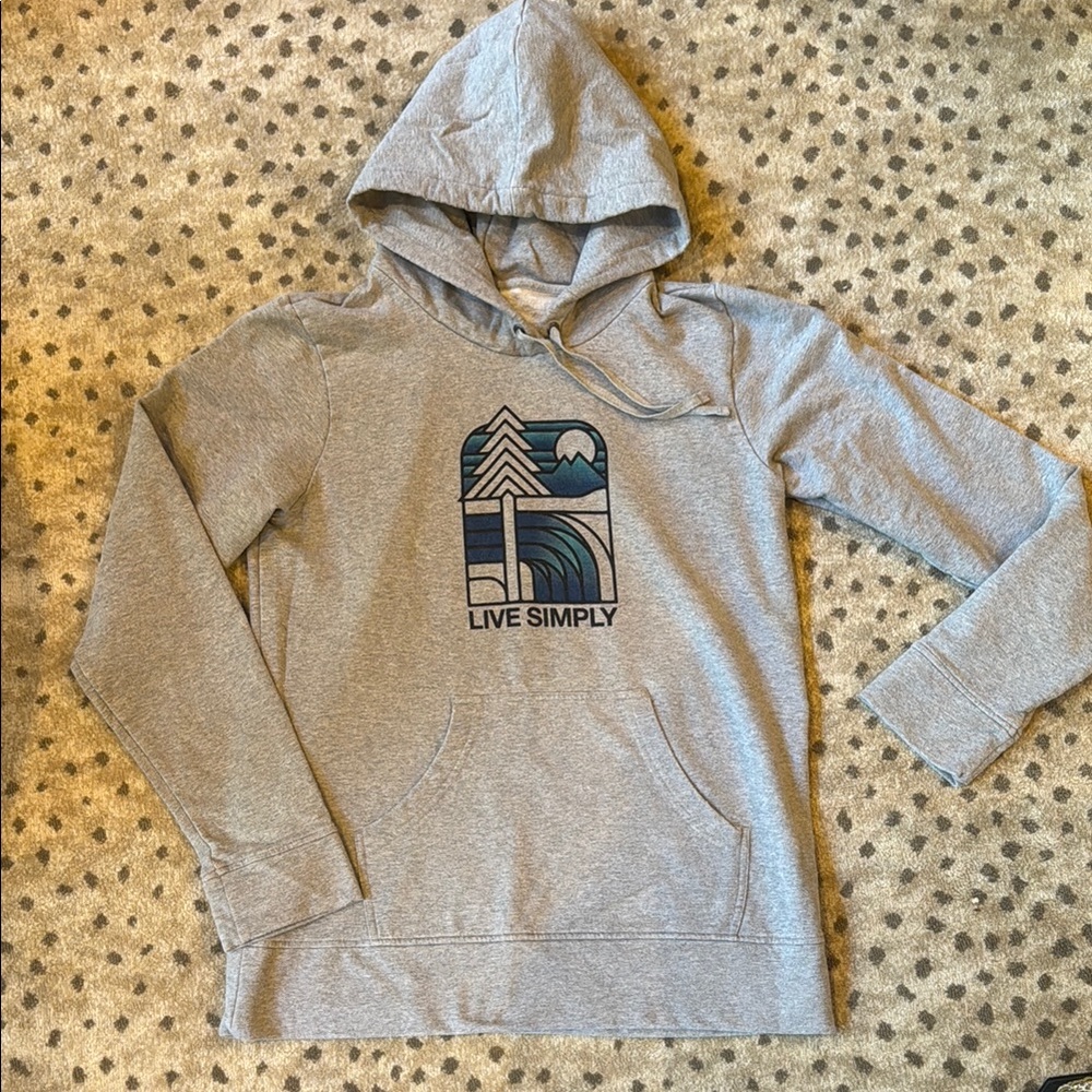 Women’s  Patagonia hoodie with Graphic Print